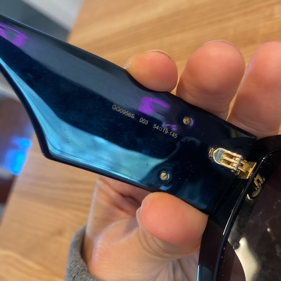 GUCCI OVERSIZE SUNGLASSES - Picture 8 of 16